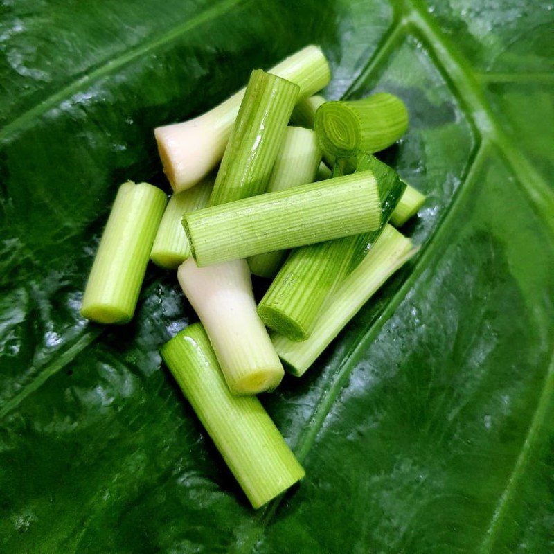 Step 1 Prepare the ingredients for Grilled Pork with Leeks