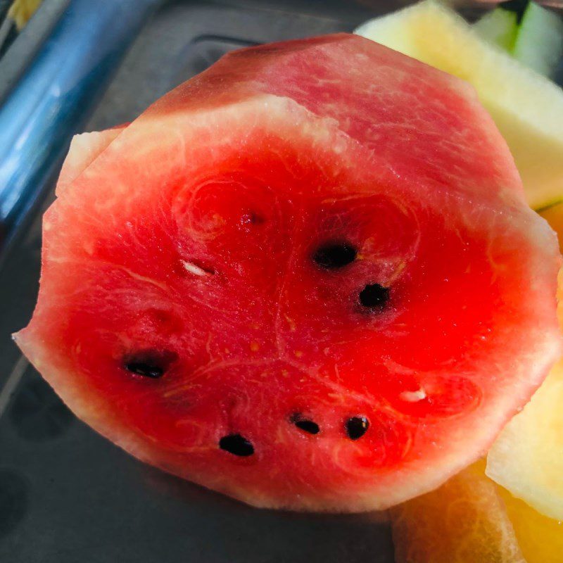 Step 1 Prepare the ingredients for Watermelon Tomato Juice