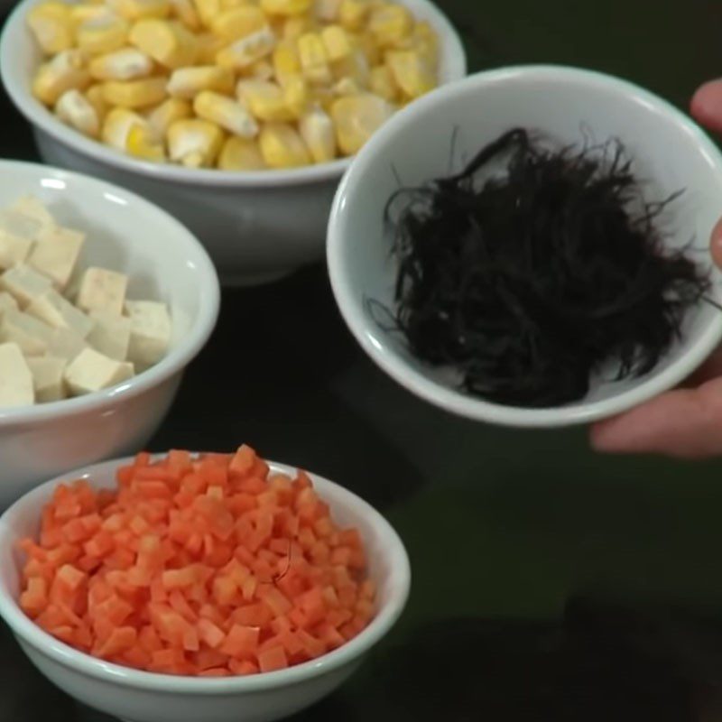 Step 1 Prepare the ingredients for Vegetarian Corn Lotus Seed Soup