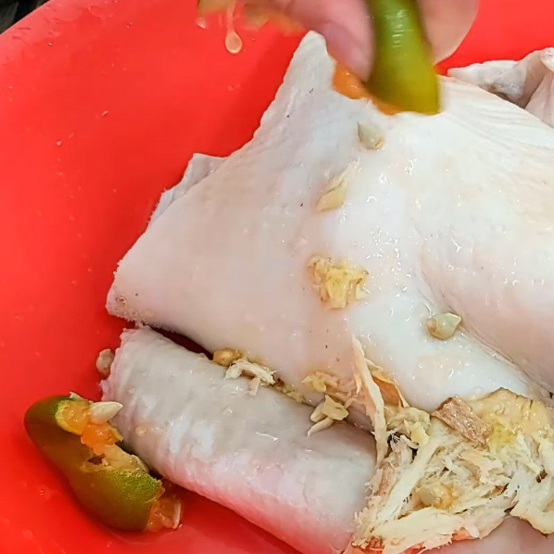 Step 1 Prepare the ingredients for boiled beef intestines