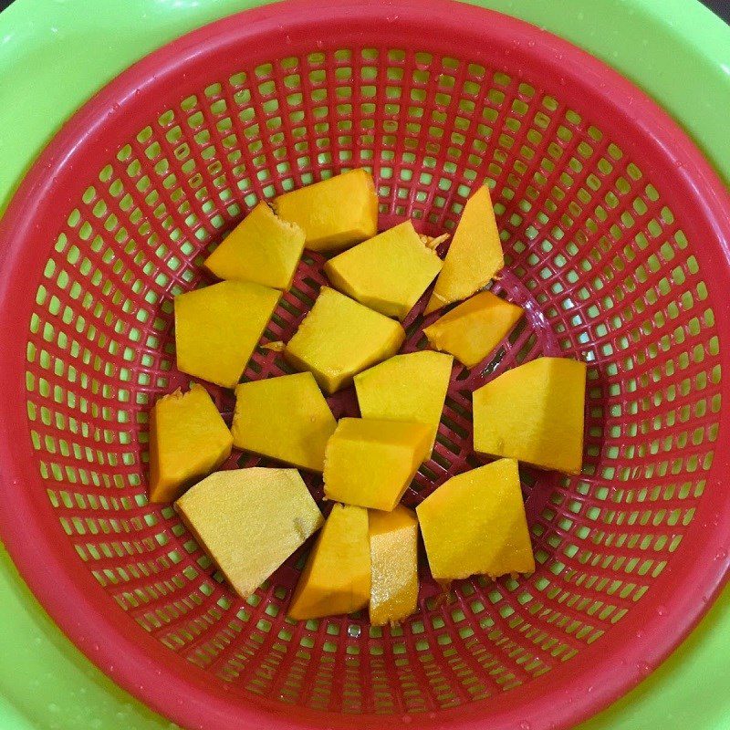 Step 1 Prepare ingredients for Stir-fried Pumpkin with Pork