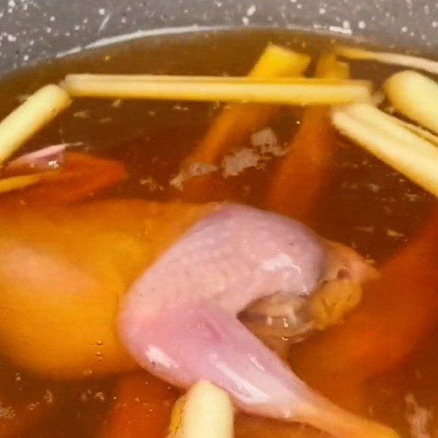 Step 1 Prepare the ingredients for butter-fried quail with fish sauce