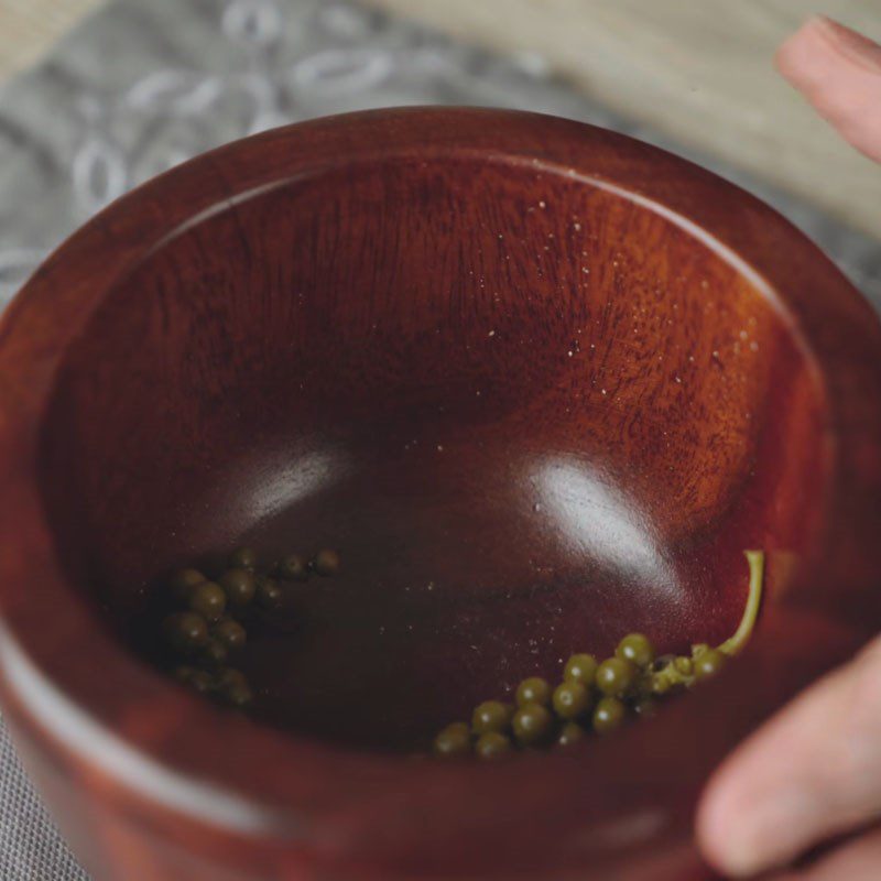 Step 1 Prepare ingredients Dried shrimp stew with green pepper