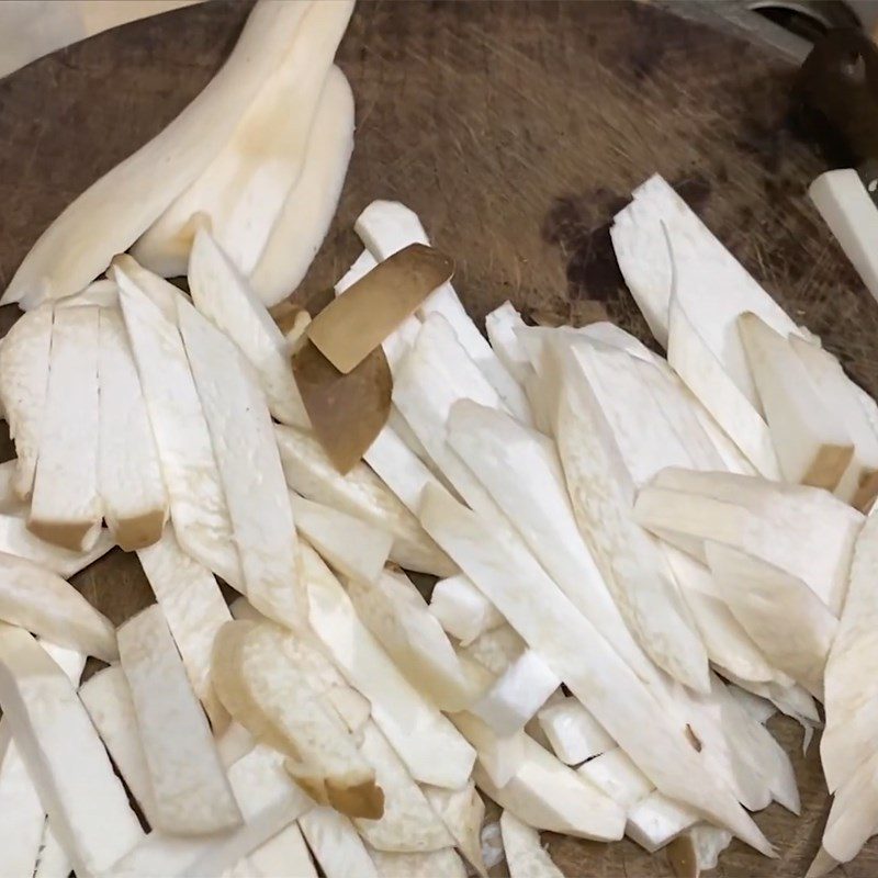 Step 1 Prepare the ingredients for Vegetarian Spring Rolls with Mushrooms