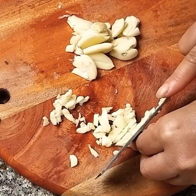 Step 1 Prepare the ingredients for Stir-fried pumpkin flowers with garlic