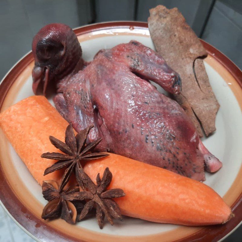 Step 1 Prepare the ingredients for Pigeon Stewed with Lotus Seeds
