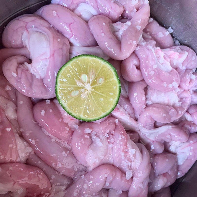 Step 1 Prepare the ingredients for Intestine Porridge Hotpot