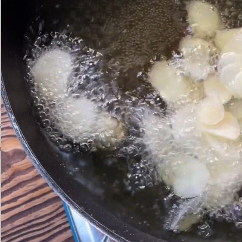 Step 1 Prepare the ingredients Garlic fried spare ribs (Recipe shared from Tiktok into the kitchen with TasteVN)