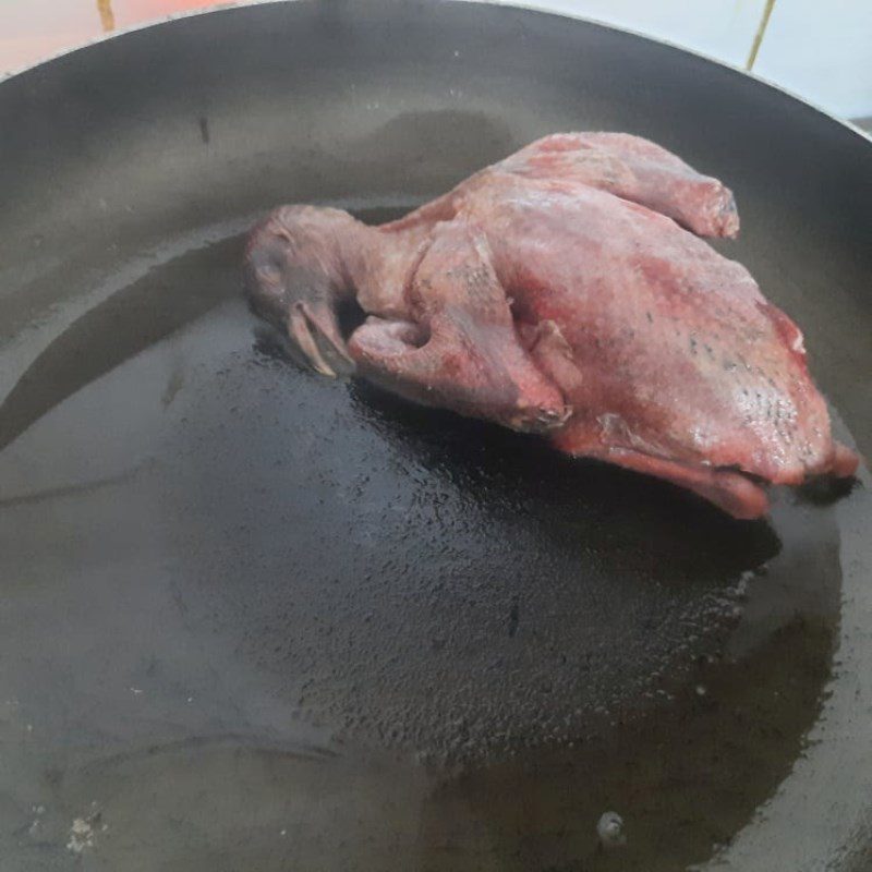 Step 1 Prepare the ingredients for Pigeon Stewed with Lotus Seeds