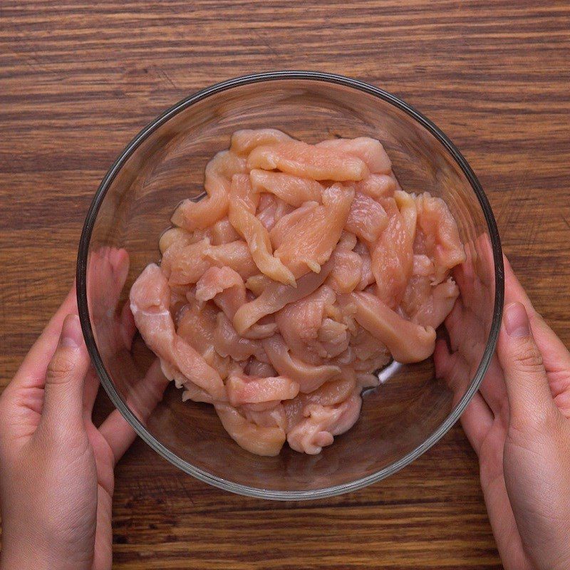 Step 1 Prepare the ingredients for crispy chicken with fresh lemon sauce