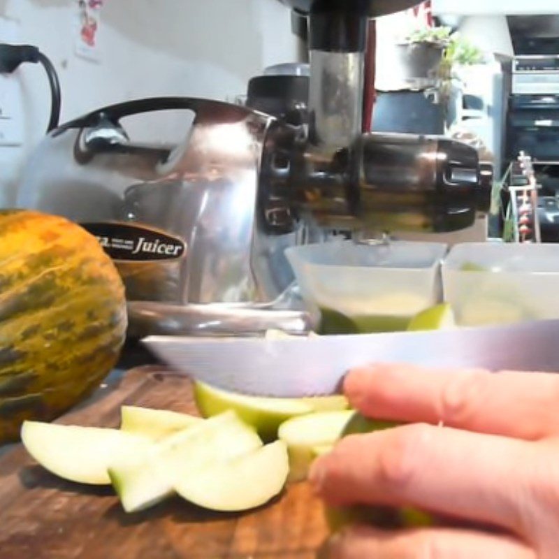 Step 1 Prepare the Ingredients for Green Bean Apple Cucumber Juice