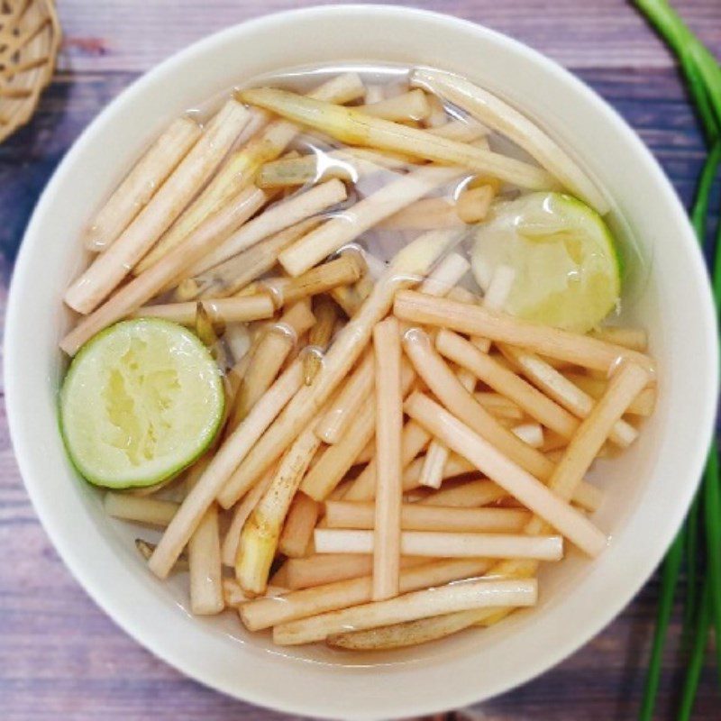 Step 1 Prepare the ingredients for Stir-fried lotus stem with chicken