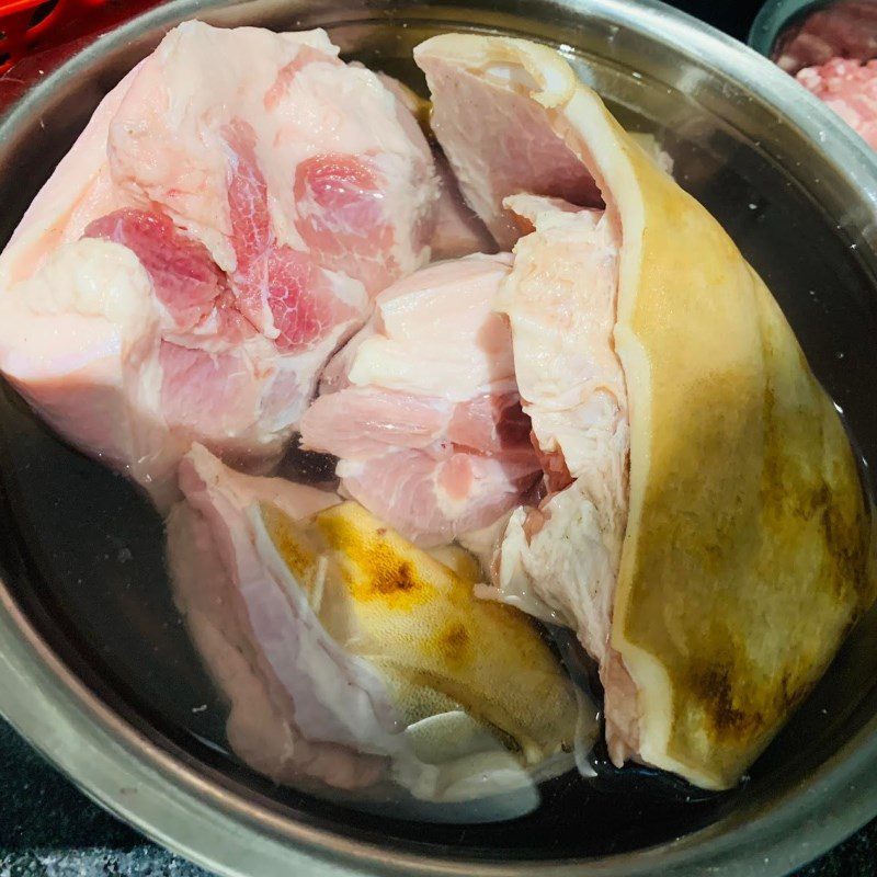 Step 1 Prepare the ingredients for Stir-Fried Goat Meat with Lemongrass and Chili Powder (recipe shared by a user)