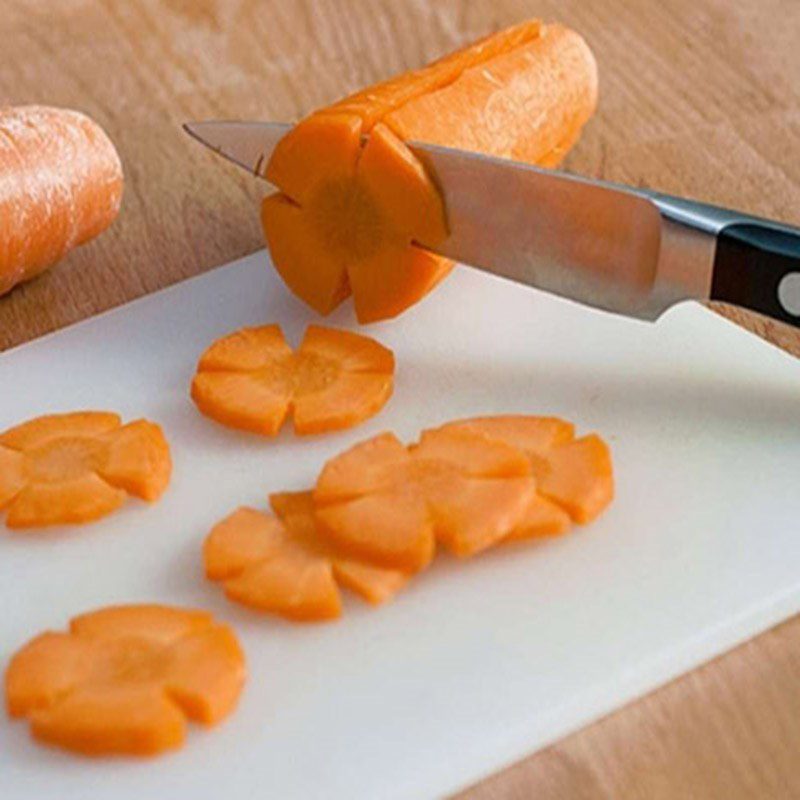 Step 1 Prepare the ingredients for sweet and sour pickled pig's ears