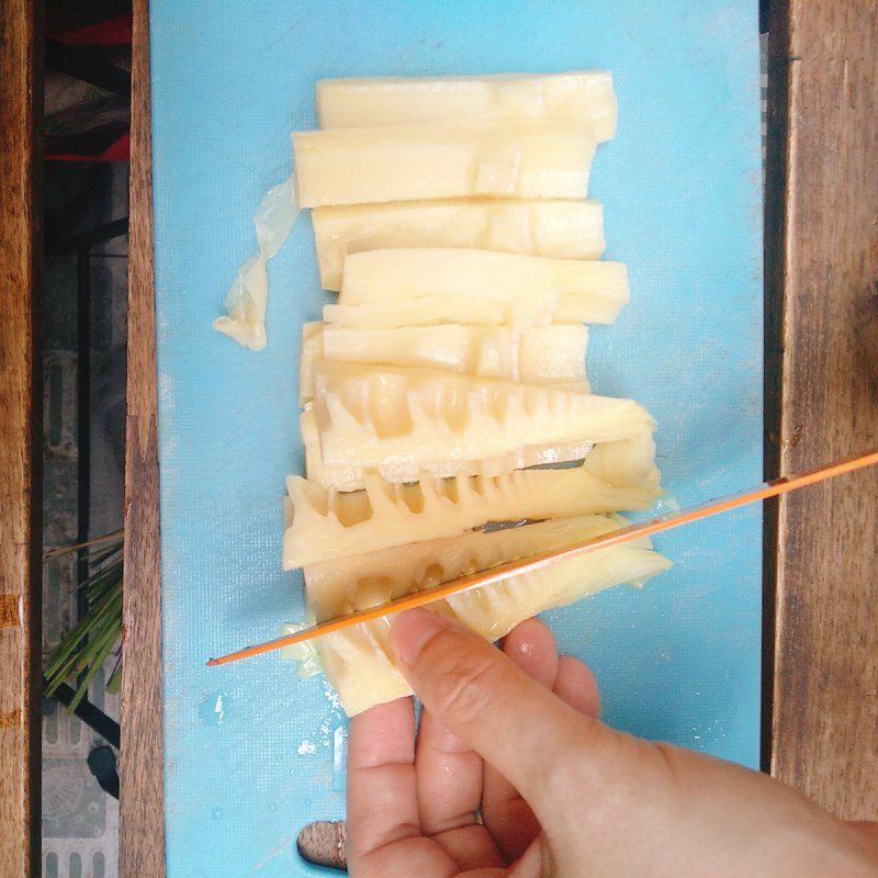 Step 1 Prepare ingredients for Mackerel fish stewed with bamboo shoots