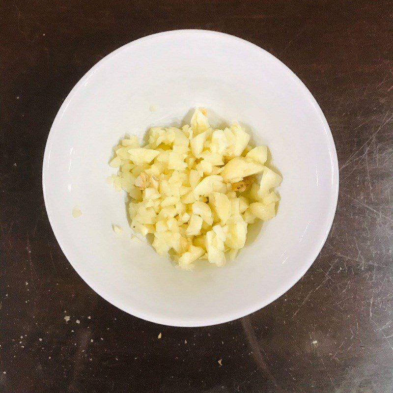 Step 1 Prepare ingredients for Stir-Fried Water Spinach with Instant Noodles