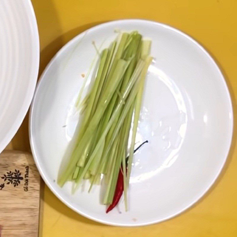 Step 1 Prepare the Ingredients for Steamed Pork with Lemongrass