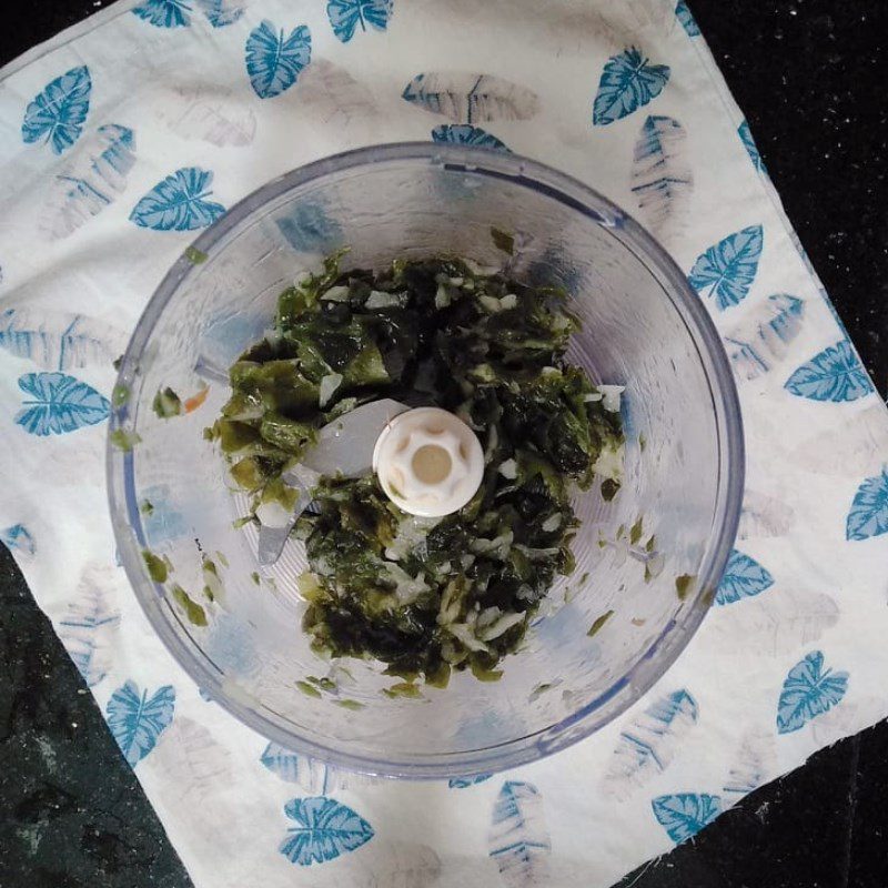 Step 1 Prepare the ingredients for Seafood Spring Rolls with Seaweed using an Air Fryer