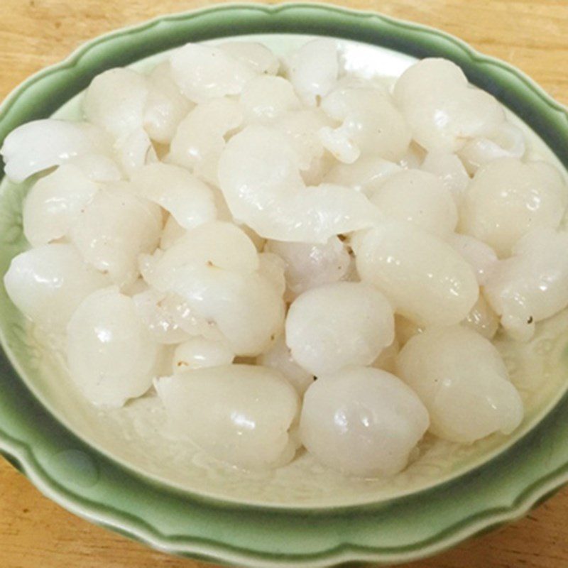 Step 1 Prepare the ingredients for Lychee Raspberry Coconut Smoothie