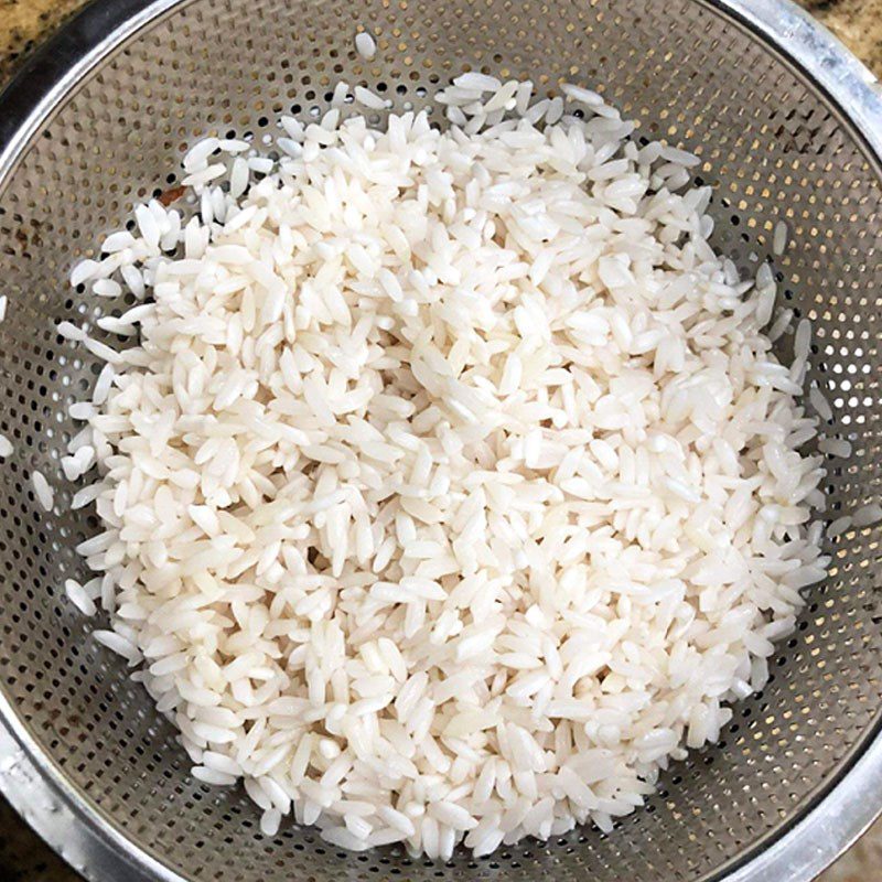 Step 1 Prepare the ingredients Sticky Rice with Peanuts using a Rice Cooker (recipe shared by users)