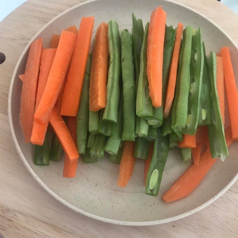 Step 1 Prepare the ingredients for Crispy Fried Vegetable Rolls