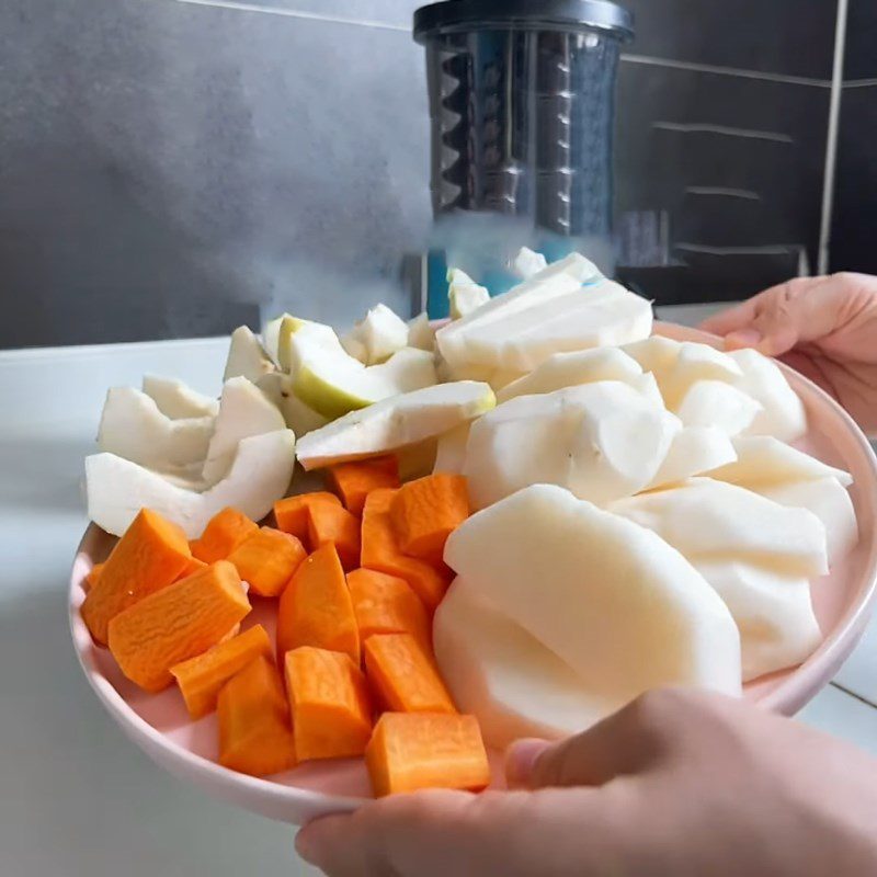 Step 1 Prepare the ingredients for Jicama Carrot Juice