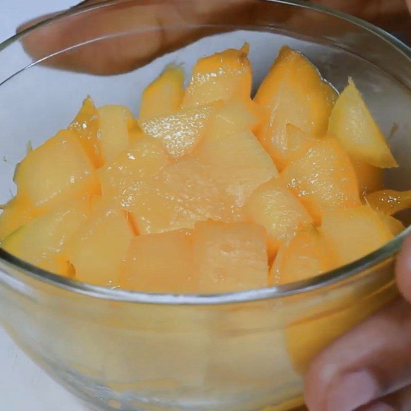 Step 1 Prepare the ingredients for Lychee Mango Smoothie