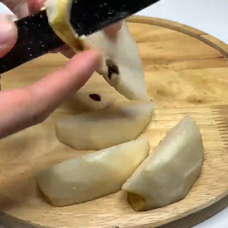 Step 1 Prepare the ingredients for jicama juice with pear and celery