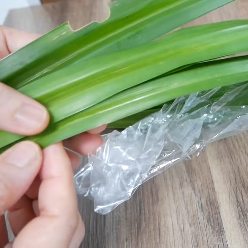 Step 1 Prepare the ingredients for Sương Sa Hạt Lựu