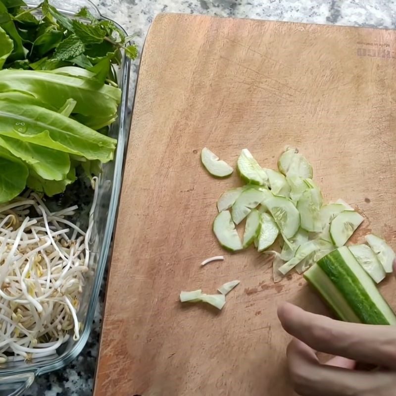 Step 1 Prepare the ingredients for Vermicelli with shrimp soy sauce and sausage