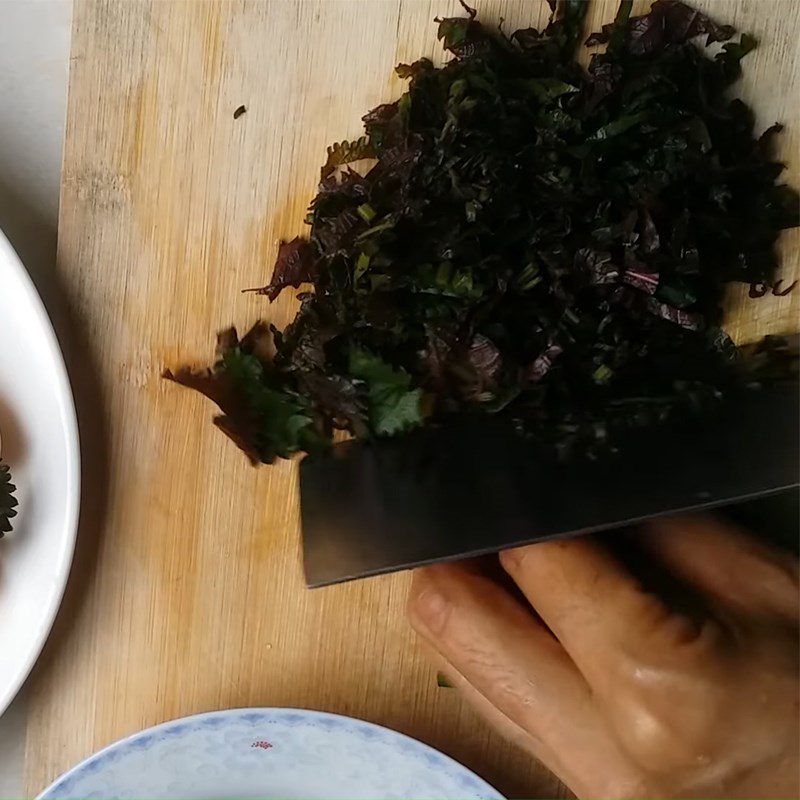 Step 1 Prepare the ingredients for Purple Perilla Porridge