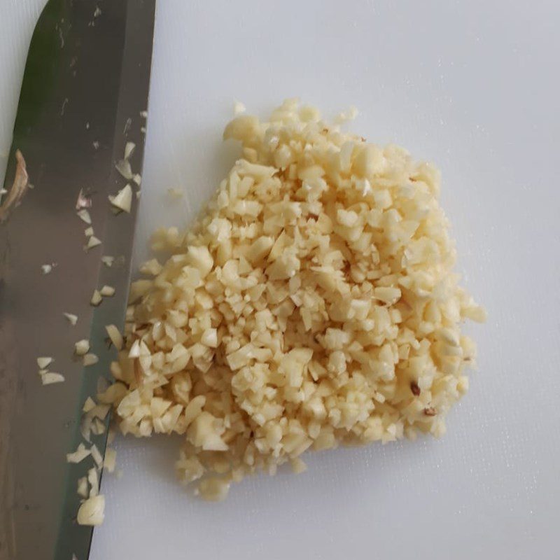 Step 1 Prepare the ingredients for green river shrimp with garlic butter sauce