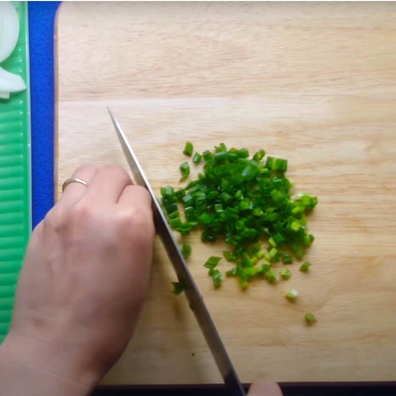 Step 1 Prepare the ingredients for Cheese sausage noodles