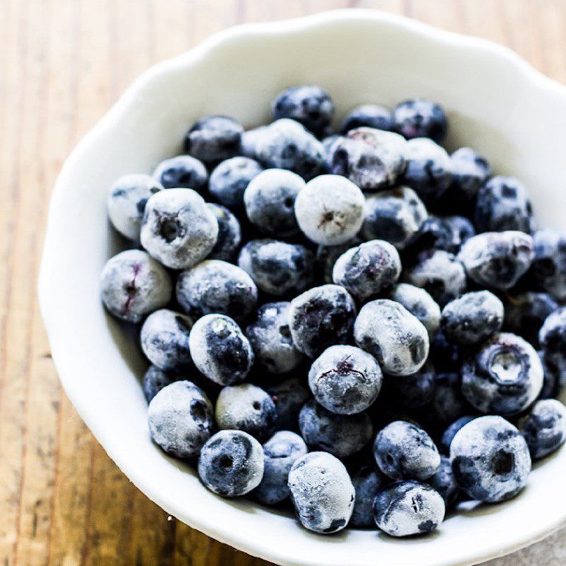 Step 1 Prepare ingredients for Mixed blueberry smoothie