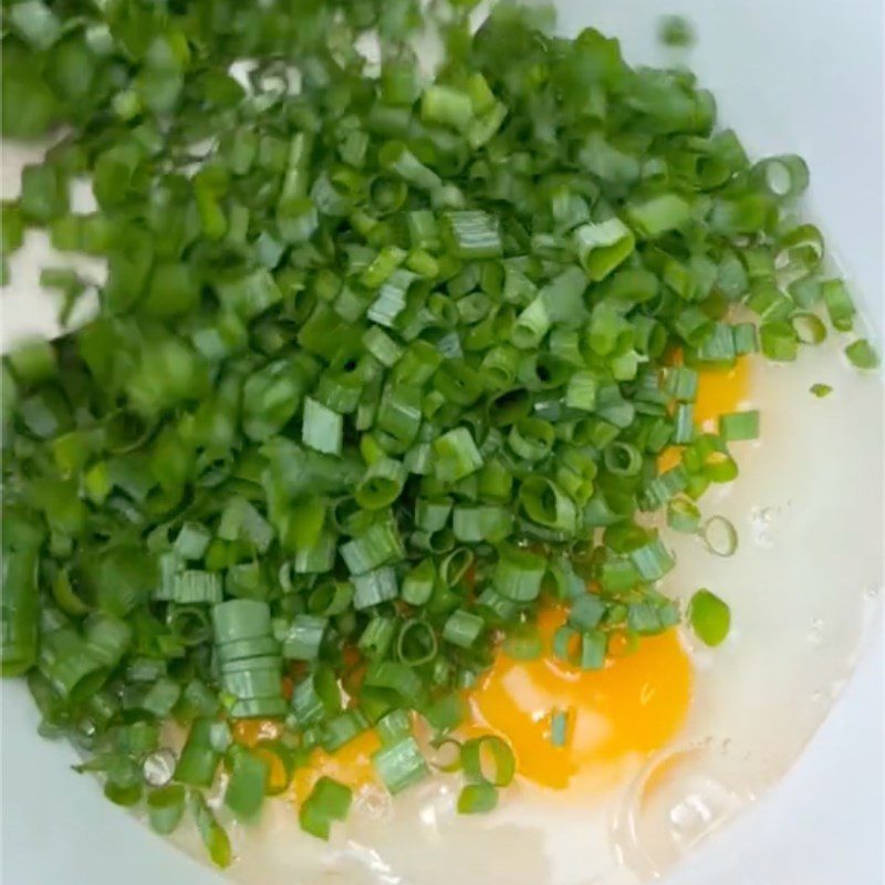 Step 1 Prepare the ingredients for the Egg Onion Cake