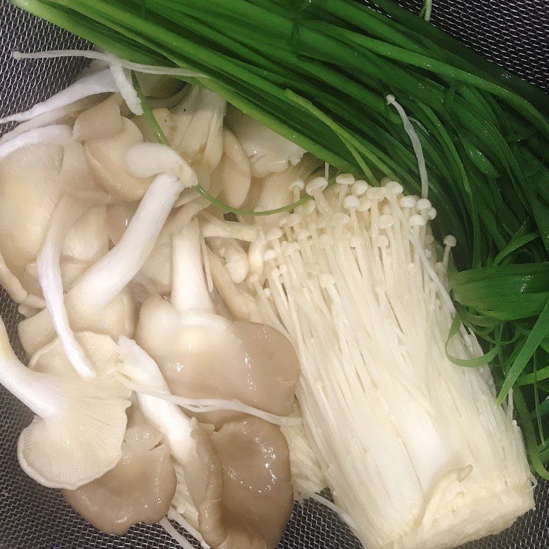 Step 1 Prepare the ingredients for Soft Tofu Mushroom Soup with Chives and Minced Meat