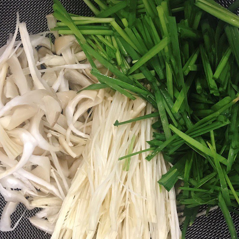 Step 1 Prepare the ingredients for Mushroom Soup with Soft Tofu and Minced Meat