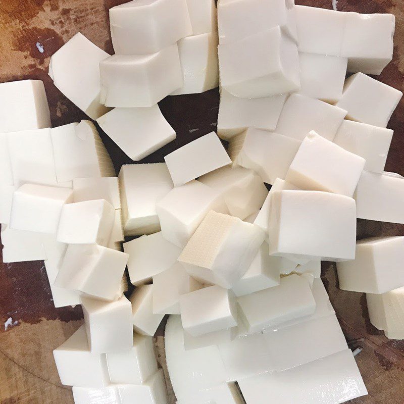 Step 1 Prepare the ingredients for Mushroom Soup with Soft Tofu and Minced Meat