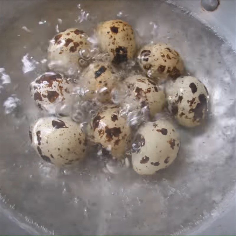 Step 1 Boil quail eggs and beat eggs Quail Egg Seaweed Rolls