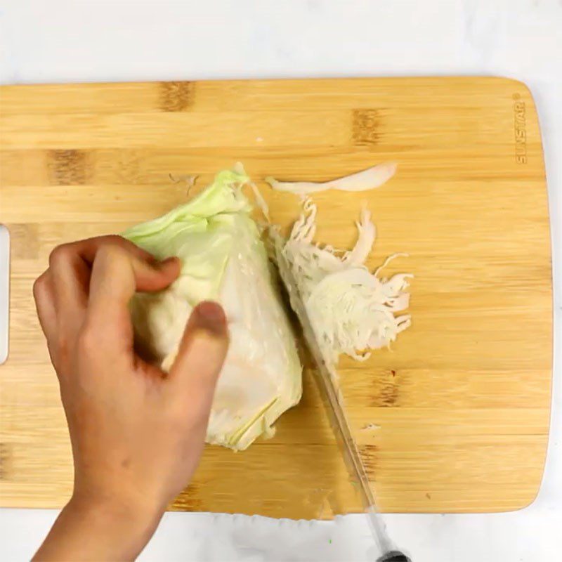 Step 2 Prepare the ingredients for Brown Rice Noodles with Vegetables and Beef