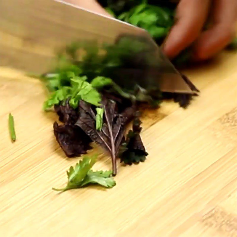 Step 2 Prepare the ingredients for Brown Rice Noodles with Vegetables and Beef