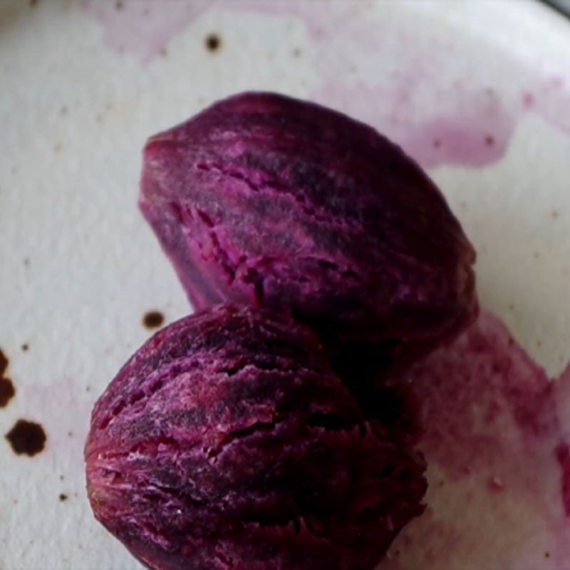 Step 1 Prepare the ingredients for Purple sweet potato and coconut milk smoothie