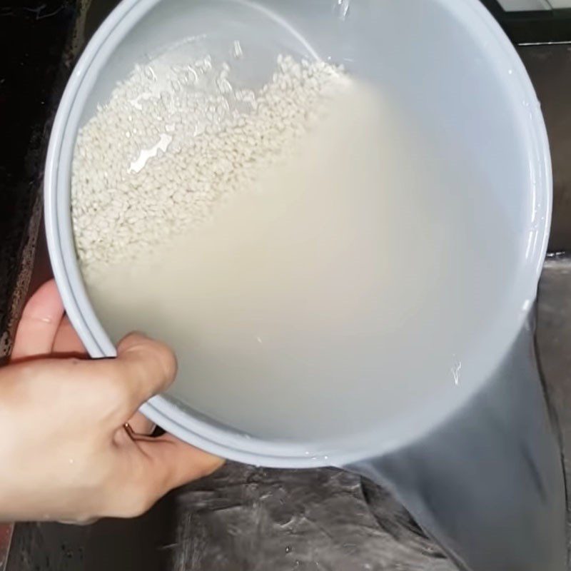 Step 1 Prepare the ingredients for Corn Sticky Rice using a Rice Cooker