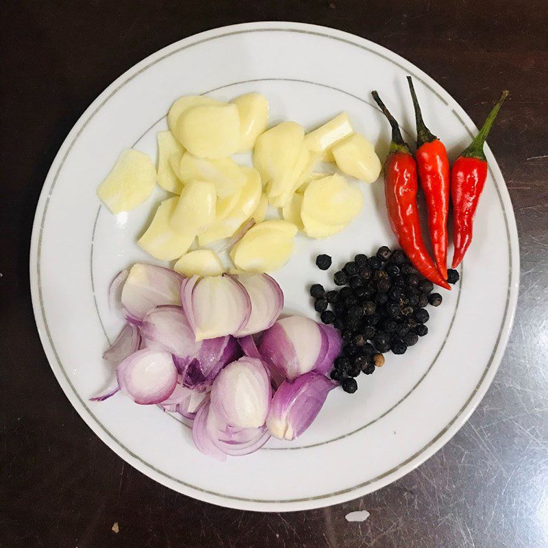 Step 1 Prepare the Ingredients for Pickled Pig Ears (recipe shared by a user)