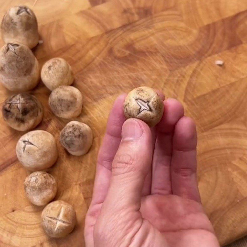 Step 1 Prepare the ingredients for Tamarind Straw Mushrooms