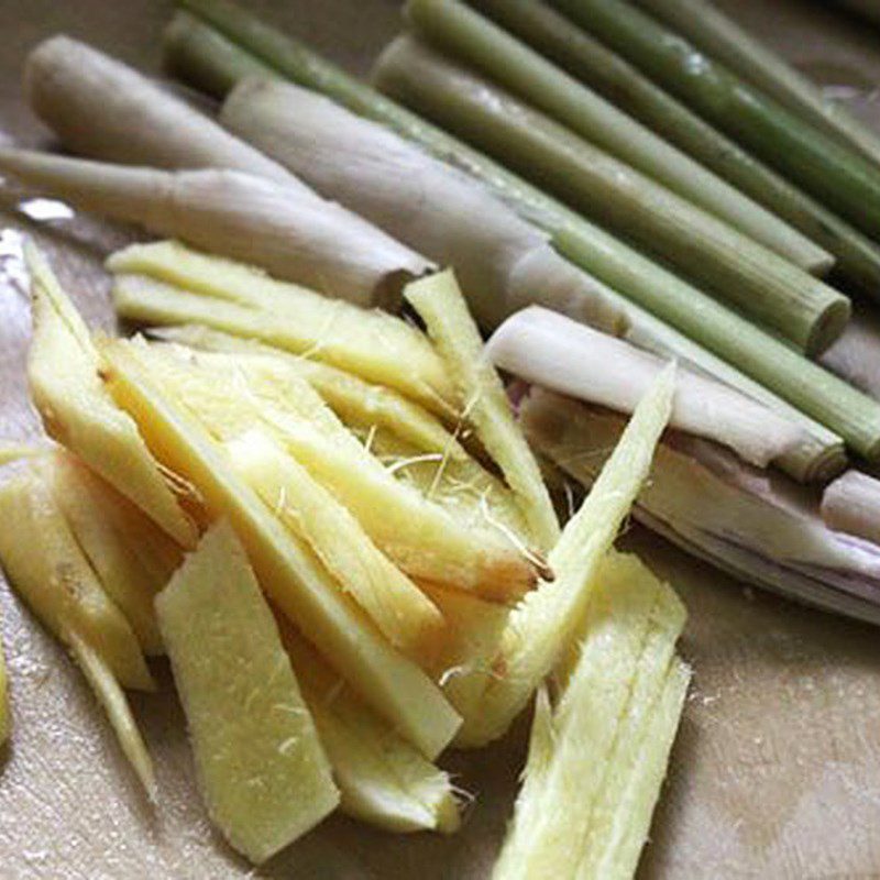 Step 1 Prepare the Ingredients for Pickled Pig Ears (recipe shared by a user)