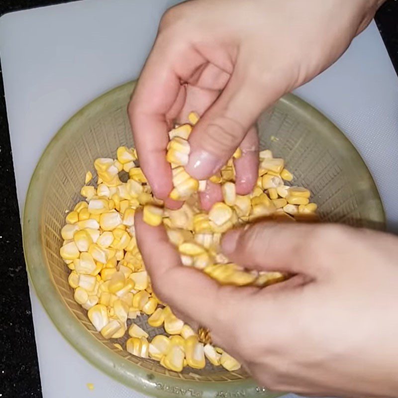 Step 1 Prepare the ingredients for Corn Sticky Rice using a Rice Cooker