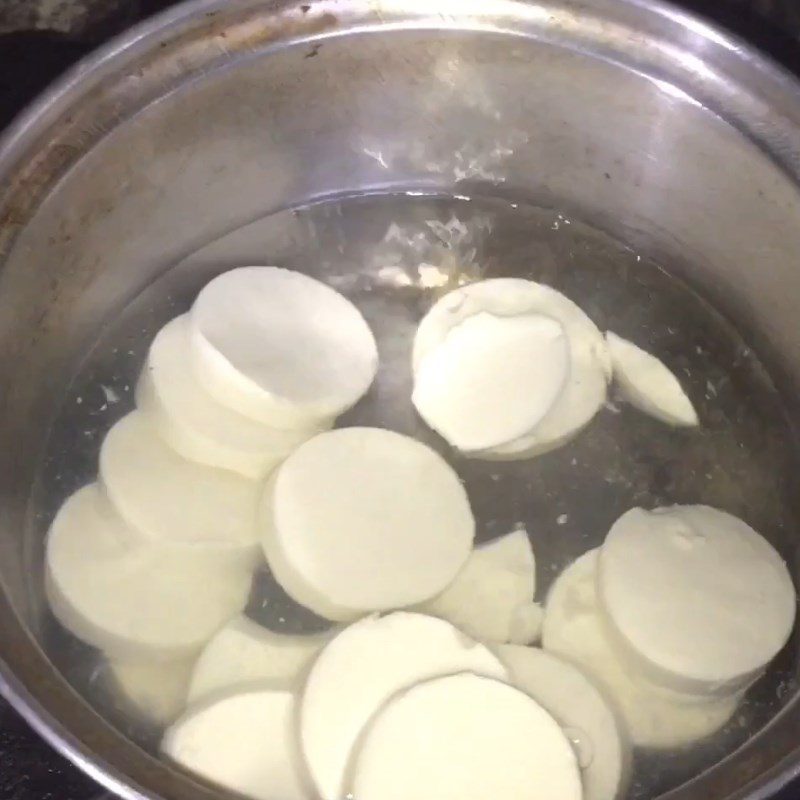 Step 1 Prepare the ingredients for Soft tofu with seafood mushroom sauce (snow mushrooms)