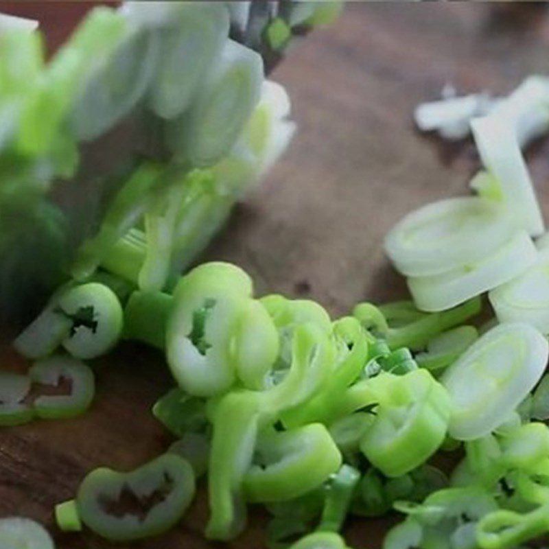 Step 1 Prepare the ingredients for Udon noodles with beef and soft-boiled eggs