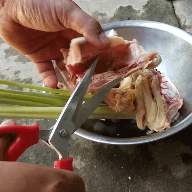 Step 1 Prepare the ingredients for Grilled Chicken in Bamboo Tube